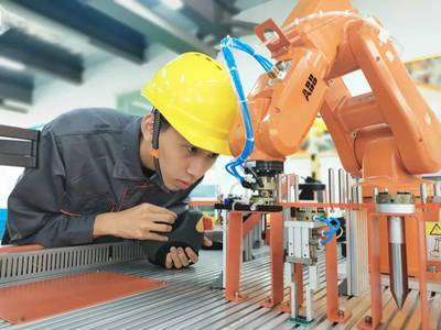 福建工業(yè)學(xué)校 中職旗艦賦能，擁抱出彩人生——工業(yè)機(jī)器人專業(yè)的時(shí)代召喚